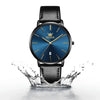 Montre bracelet cuir homme Valence bleue portée au poignet