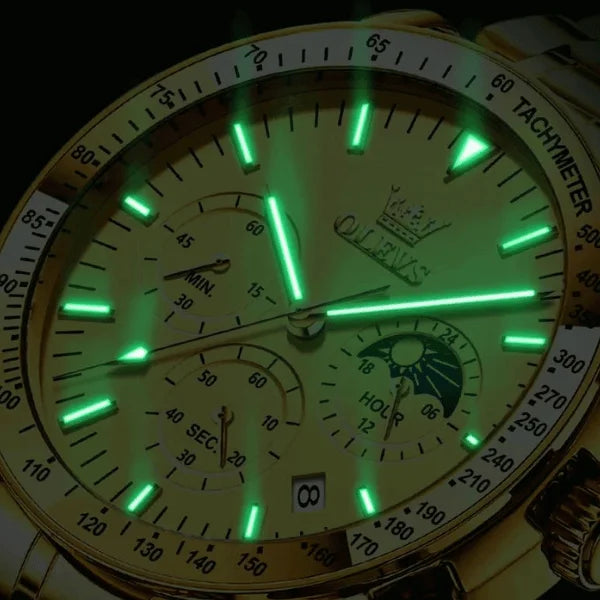 Montre chronographe homme Amiens dorée portée au poignet