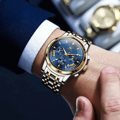 Détail cadran chronographe Biarritz bleu doré chiffres romains