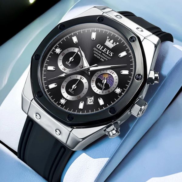 Montre chronographe homme Menton noire argentée vue rapprochée