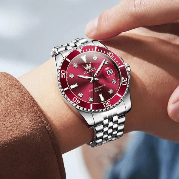 Détail cadran montre chronographe Provence rouge