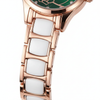 Détail du bracelet en céramique blanche et acier doré rose de la montre OLEVS Giselle verte