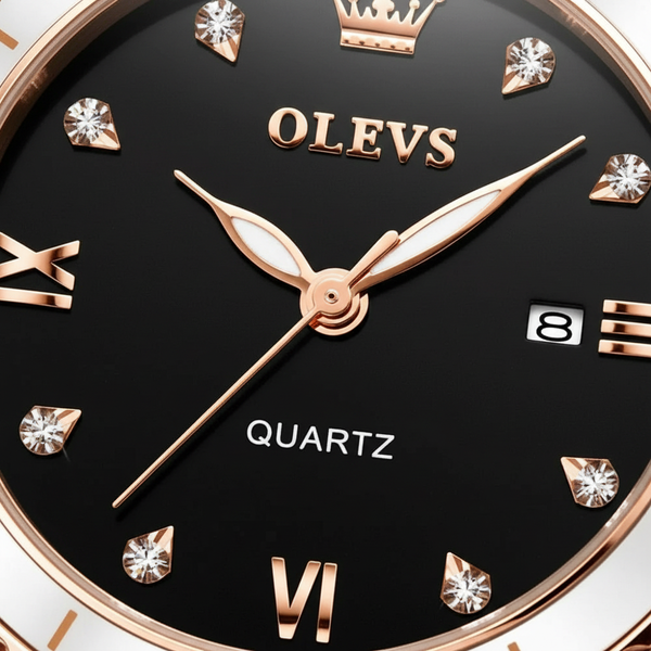 Gros plan sur le cadran noir et les index sertis de la montre OLEVS Margot