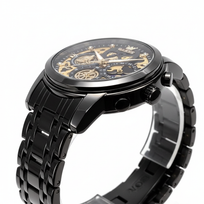 Vue de profil du boîtier noir et du bracelet acier de la montre Olevs Le Mans